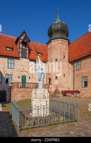 Roland nel castello ormeggiato, Bad Bederkesa, quartiere di Cuxhaven, bassa Sassonia, Germania, Europa Foto Stock