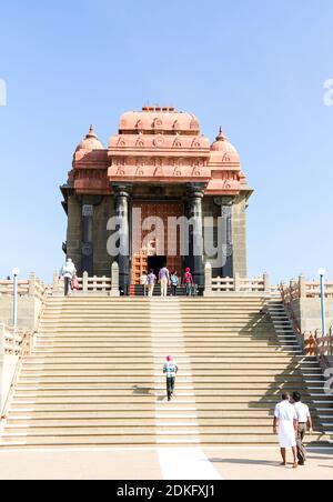 Vavathurai, Kanyakumari, India - 20 gennaio 2012: Memoriale della roccia di Swami Vivekananda - un monumento turistico famoso in una giornata di sole a Vavathurai, Kanyakuma Foto Stock