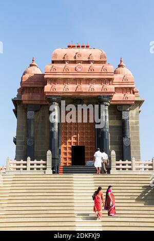 Vavathurai, Kanyakumari, India - 20 gennaio 2012: Memoriale della roccia di Swami Vivekananda - un monumento turistico famoso in una giornata di sole a Vavathurai, Kanyakuma Foto Stock