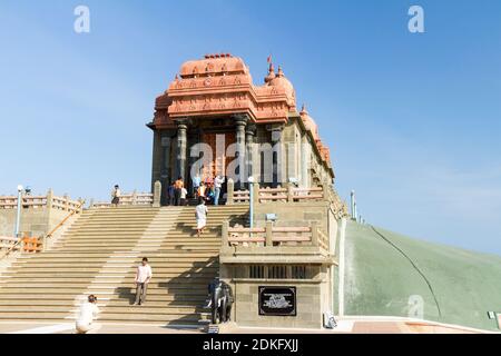 Vavathurai, Kanyakumari, India - 20 gennaio 2012: Memoriale della roccia di Swami Vivekananda - un monumento turistico famoso in una giornata di sole a Vavathurai, Kanyakuma Foto Stock