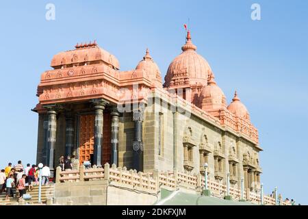 Vavathurai, Kanyakumari, India - 20 gennaio 2012: Memoriale della roccia di Swami Vivekananda - un monumento turistico famoso in una giornata di sole a Vavathurai, Kanyakuma Foto Stock