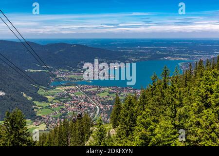 Wallbergbahn, vista da Wallberg a Rottach-Egern e Tegernsee, Alpi Bavaresi, Baviera, Germania, Europa Foto Stock