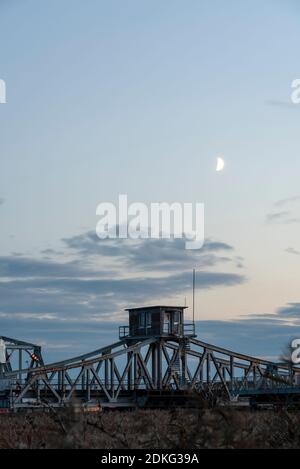 La Germania, Meclemburgo-Pomerania occidentale, Zingst, Meiningenbrücke, collega la terraferma con la penisola di Fischland-Darß-Zingst. Foto Stock