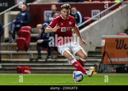 Bristol, Regno Unito. 15 Dic 2020. Chris Martin di Bristol City in azione contro Millwall. EFL Skybet Championship, Bristol City contro Millwall all'Ashton Gate Stadium di Bristol, Avon martedì 15 dicembre 2020. Questa immagine può essere utilizzata solo per scopi editoriali. Solo per uso editoriale, è richiesta una licenza per uso commerciale. Nessun utilizzo nelle scommesse, nei giochi o nelle pubblicazioni di un singolo club/campionato/giocatore. pic by Lewis Mitchell/Andrew Orchard sports photography/Alamy Live news Credit: Andrew Orchard sports photography/Alamy Live News Foto Stock