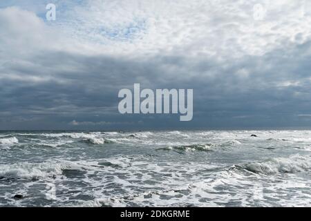 Mar Baltico tempestoso, immagine simbolo, nuvole, vento, tempesta, onde Foto Stock