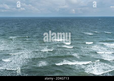 Tempesta Mar Baltico, gonfiare, vista dalla costa ripida di Møns Klint Foto Stock