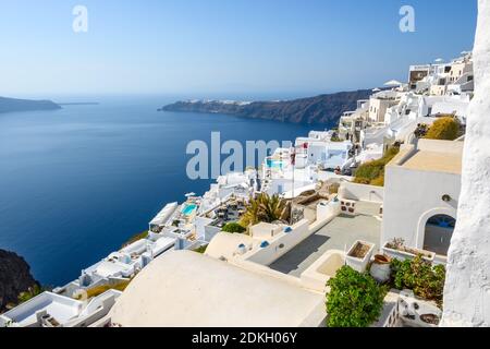 Santorini Grecia, 17 settembre 2020: Bella architettura cicladica nel villaggio di Imerovigli su Santorini. Isole CICLADI, Grecia Foto Stock