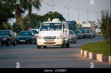 Batumi. Georgia - 30 ottobre 2020: Mercedes sulle strade di Batumi Foto Stock