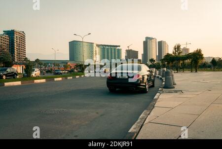 Batumi. Georgia - 30 ottobre 2020: Mercedes sulle strade di Batumi Foto Stock