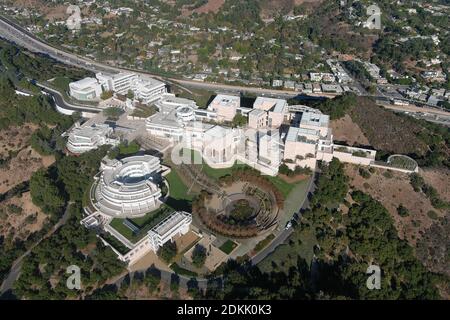 Una vista aerea del Getty Center, martedì 15 dicembre 2020, a Los Angeles. Foto Stock