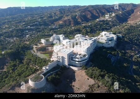 Una vista aerea del Getty Center, martedì 15 dicembre 2020, a Los Angeles. Foto Stock