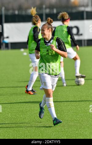 Torino, Italia. 12 dicembre 2020. Aurora Galli (4) di Juventus visto durante il warm up per la Serie A Femminile match tra Juventus e Roma Femminile al Juventus Training Ground di Torino. (Foto: Gonzales Photo - Tommaso Fimiano). Foto Stock