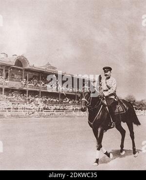 Marshal Budyonny alla quarta gara sportiva All-Union Equestrian. Mosca, URSS. 12-18 agosto 1935 Foto Stock