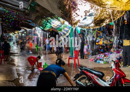 Surin, Thailandia, Sud-est asiatico Chong Chom mercato di confine Foto Stock