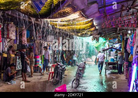 Surin, Thailandia, Sud-est asiatico Chong Chom mercato di confine Foto Stock