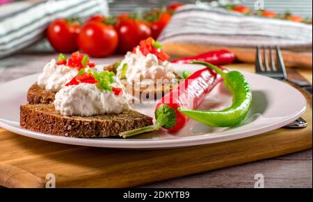 panini vegetariani serviti su un piatto Foto Stock