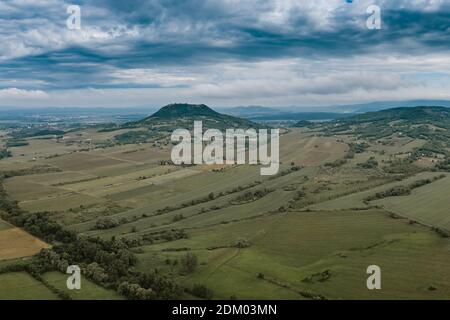 Foto aerea della bella Balaton felvidek con Csobanc Foto Stock