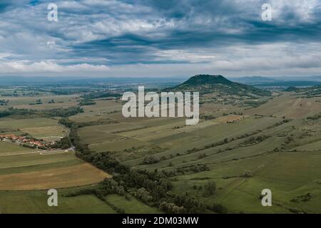 Foto aerea della bella Balaton felvidek con Csobanc Foto Stock