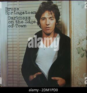 Bruce Springsteen - oscurità ai margini della città - Copertina di album in vinile d'epoca Foto Stock