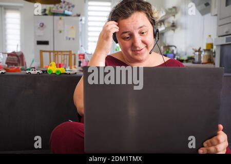 Trovare i modi migliori per lavorare da casa Foto Stock