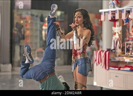 WONDER DONNA 1984 2020 Warner Bros film con Gal Gadot Foto Stock