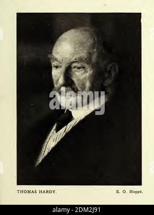 Fotografia d'epoca del romanziere e poeta inglese Thomas Hardy scattata da E.O.Hoppe a Dorset, Thomas Hardy è anziano quando viene scattata una fotografia. Foto Stock
