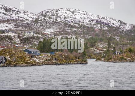 Crociera lungo Radfjorden vicino Bergen in Norvegia Foto Stock