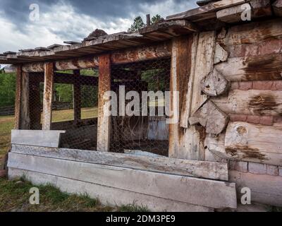 Pollo coop, Swett Ranch National Historic Site, Flaming Gorge National Recreation Area vicino Dutch John, Utah. Foto Stock