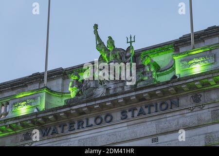 Waterloo Station il 9 dicembre a South London nel Regno Unito. Foto di Sam Mellish Foto Stock