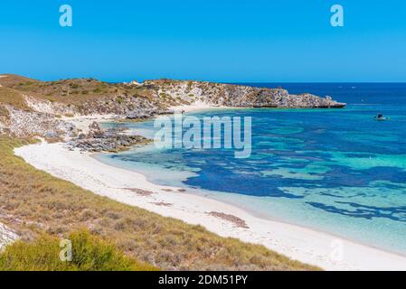 Baia rocciosa sull'isola di Rottnest in Australia Foto Stock