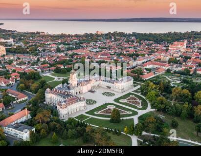 Phootto aereo del castello di Festetics a Keszthely, Ungheria Foto Stock