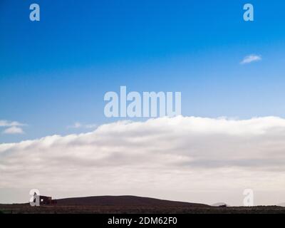 Rovine di una casa colonica in mattoni nell'Outback Australiano del Sud vicino ai Flinders Ranges, Foto Stock