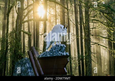 Capra di montagna in legno intagliato, cartello d'ingresso, Golden Ears Provincial Park, Maple Ridge, British Columbia, Canada Foto Stock