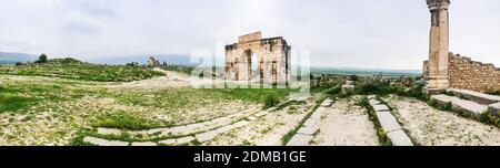 Panorama della vecchia città romana di Volubilis vicino Moulay Idriss E Meknes Foto Stock