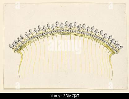 Disegno per un pettine, penna e inchiostro, pennello e grigio, acquerello giallo su carta, gioielli design per un pettine per capelli destinato ad essere eseguito in metallo dorato, parzialmente inciso e diamanti. Con variazioni come 1938-88-756. La banda incisa con un motivo a zig-zag con un tratto (sopra) e un cerchio (sotto) negli angoli. Nella banda centrale, i diamanti sono in piedi vicino insieme. I motivi del bordo crestante sono leggermente diversi. Ventiquattro denti, Italia, ca. 1830, gioielli, disegno Foto Stock