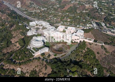 Una vista aerea del Getty Center, martedì 15 dicembre 2020, a Los Angeles. Foto Stock