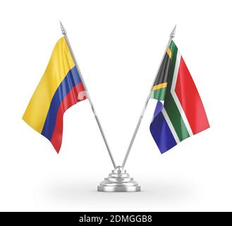 Bandiere da tavolo in Sudafrica e Colombia isolate su 3D bianco rendering Foto Stock