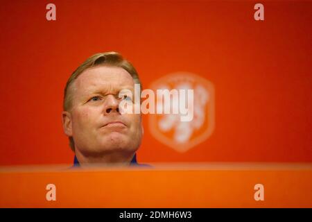 File foto datata 22-03-2018 di Paesi Bassi Manager Ronald Koeman parla durante una conferenza stampa presso l'ArenA di Amsterdam, Amsterdam. Foto Stock