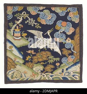 Badge Rank, Medium: Seta, filati metallici tecnica: Ricamati in raso e cuciture coucing su armatura a coste, badge Rank di un funzionario civile di sesta rango. Un egret bianco al centro è circondato da nuvole roteanti, onde, una piccola pagoda sotto un albero, e simboli auspious., Cina, 19 ° secolo, ricamo & cucito, Rank badge Foto Stock
