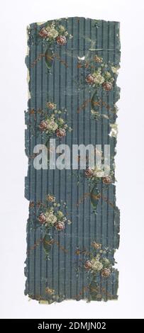 Parete laterale, stampata a blocchi, vasi con bouquet floreali su fondo tessile blu simulato. Foderato di lino, Francia, ca. 1800, rivestimenti, pareti laterali Foto Stock