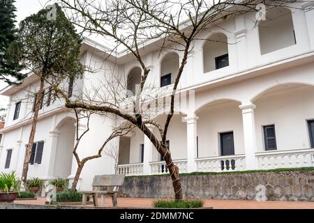 Trade Union Hotel SA Pa, Lao Cai Province, Vietnam - 1 dicembre 2020: Immagine di un vecchio hotel di costruzione francese a SA Pa, provincia Lao Cai, Vietnam Foto Stock