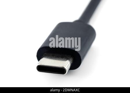 Riprese macro del cavo USB 3.1 Type-C, isolato su sfondo bianco. Foto Stock