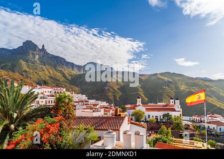 Paesaggio con Tejeda Village su Gran Canaria, Isole Canarie, Spagna Foto Stock