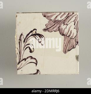 Parete, terracotta smaltata in stagno, sottoplesso, rettangolo orizzontale. Trentasette tegole larghe e ventuno alte con apertura per porta o finestra diciannove e mezzo tegole alte e dodici larghe. A sinistra e a destra dell'apertura, sopra il tettuccio centrato. Sinistra, donna che rappresenta la speranza, destra, un'urna di sculputure. Centrato sopra l'apertura, un mascaron. Disegno Arabesque del fogliame., possibilmente Delft, Olanda, possibilmente Rotterdam, Olanda, ca. 1725, piastrelle, Arti decorative, Muro di faccia Foto Stock