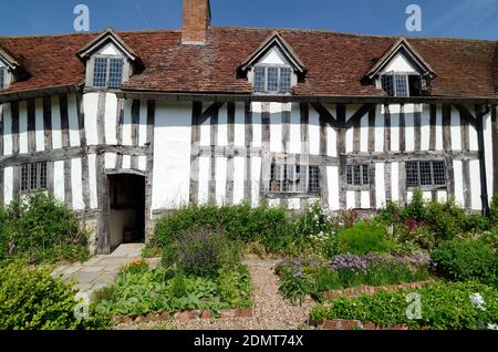 Mary Arden House tradizionale semi-Timber inglese Cottage in Wilmcote Village Stratford-upon-Avon Warwickshire Inghilterra Foto Stock