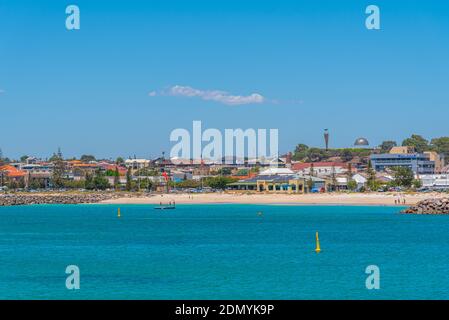 GERALDTON, AUSTRALIA, 12 GENNAIO 2020: Paesaggio urbano con una spiaggia a Geraldton, Australia Foto Stock