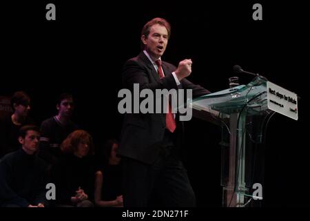 Il primo ministro britannico Tony Blair ha tenuto un discorso alla conferenza di primavera del Partito laburista allo Scottish Exhibition and Conference Centre di Glasgow, Scozia. Foto Stock