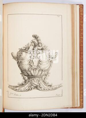 Pot à Oille (zuppa di tureen), piatto 78, in Elements d'Orfevrerie (elementi di oreficeria), seconda parte, Jacques III Roëttiers, francese, 1707–84, Jacques Jean Pasquier, francese, morto 1785, acquaforte su carta bianca, corpo di tureen, piede (a forma di coda di pesce), e coperchio fatto di gusci ornati con vari tipi di foglie, maniglie di viti ritorte. Al centro, una corona e un finiale fatto di un casco a piombo, accanto a un pesce senza testa e frecce., Francia, 1748, metallurgia, Stampa Foto Stock