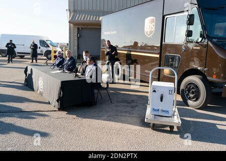 Austin, Texas, USA. 17th Dec, 2020. Texas Governor GREG ABBOTT talks at a UPS facility about Texas' receiving its first shipments of the Pfizer anti-coronavirus vaccine on Thursday, December 17, 2020. Thousands of Texans are expected to be vaccinated over the coming days. Credit: Bob Daemmrich/ZUMA Wire/Alamy Live News Stock Photo