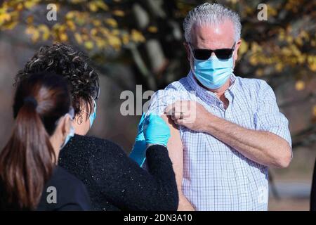 Dover, DE, USA. 17th Dec, 2020. Silver Lake Center's executive director WARREN BURKE received the COVID-19 vaccination Thursday, December. 17, 2020, at Silver Lake Center in Dover Delaware. Credit: Saquan Stimpson/ZUMA Wire/Alamy Live News Stock Photo